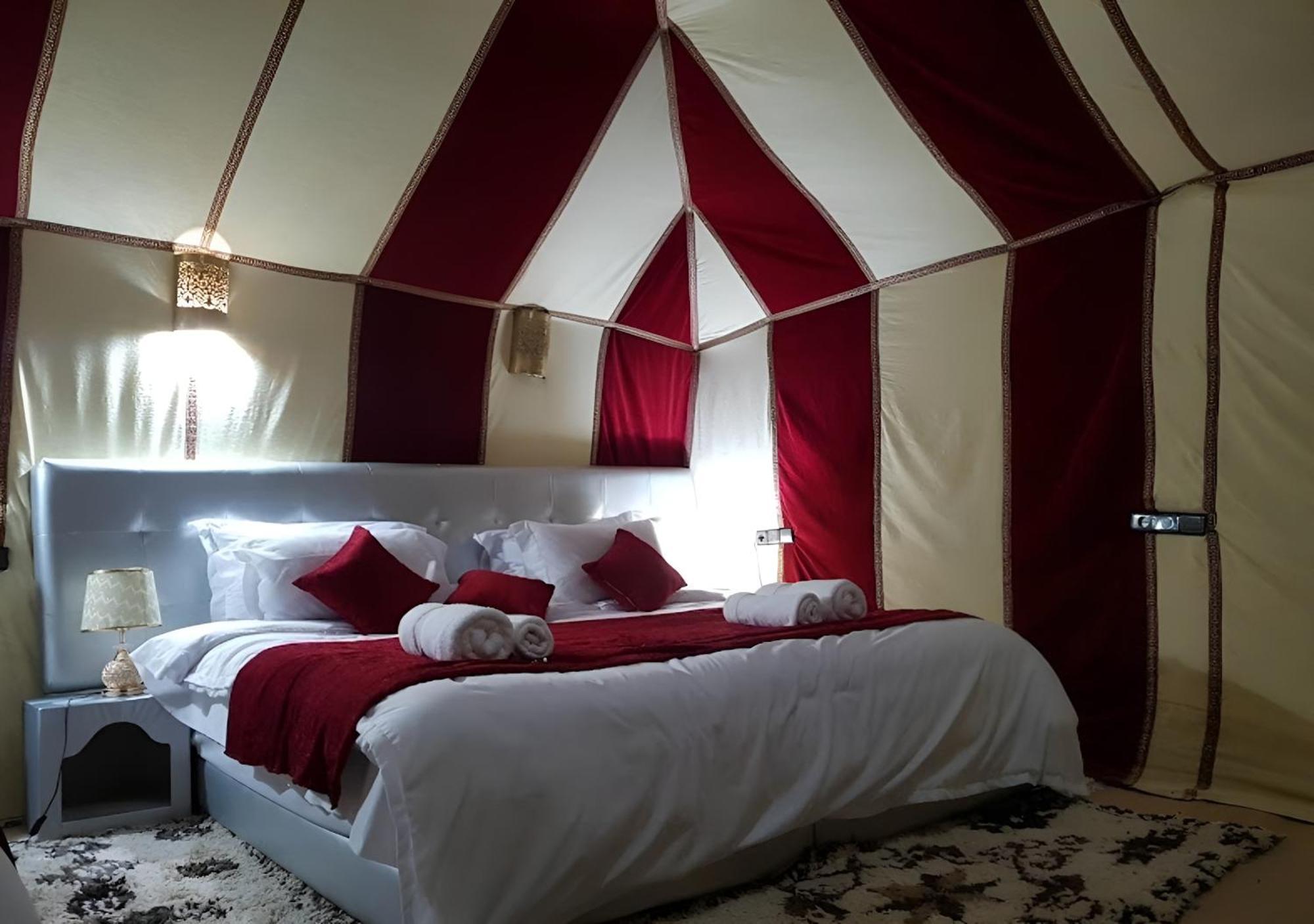 Merzouga Luxurious Tented מראה חיצוני תמונה